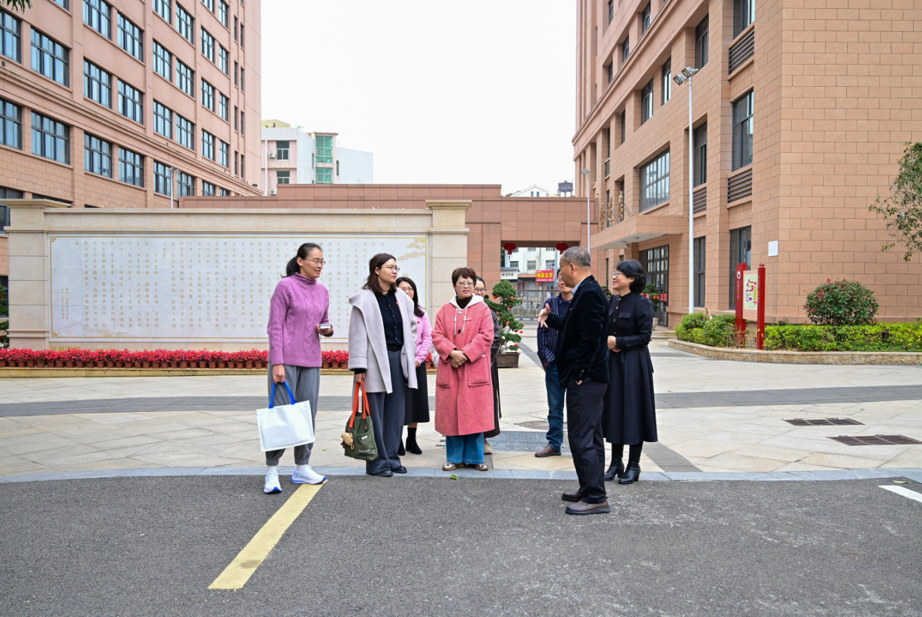 【钟楼红铸魂 哲教育树人】深耕阅读研教法 赋能课堂促提升——《中国教师报》阅读版主编宋鸽一行莅临我校调研指导全学科阅读工作